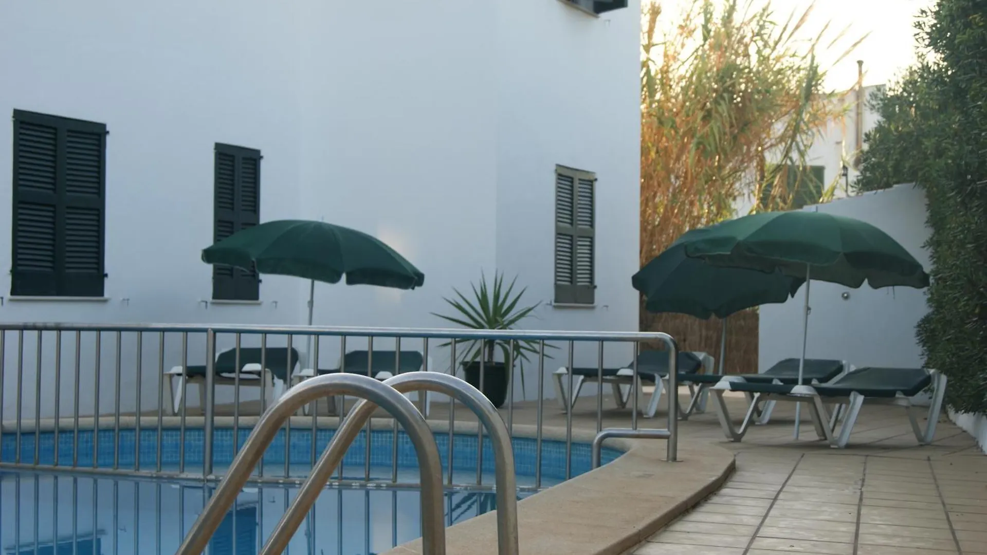 Apartaments California Cala'N Blanes  0*, Cala'N Blanes (Menorca)