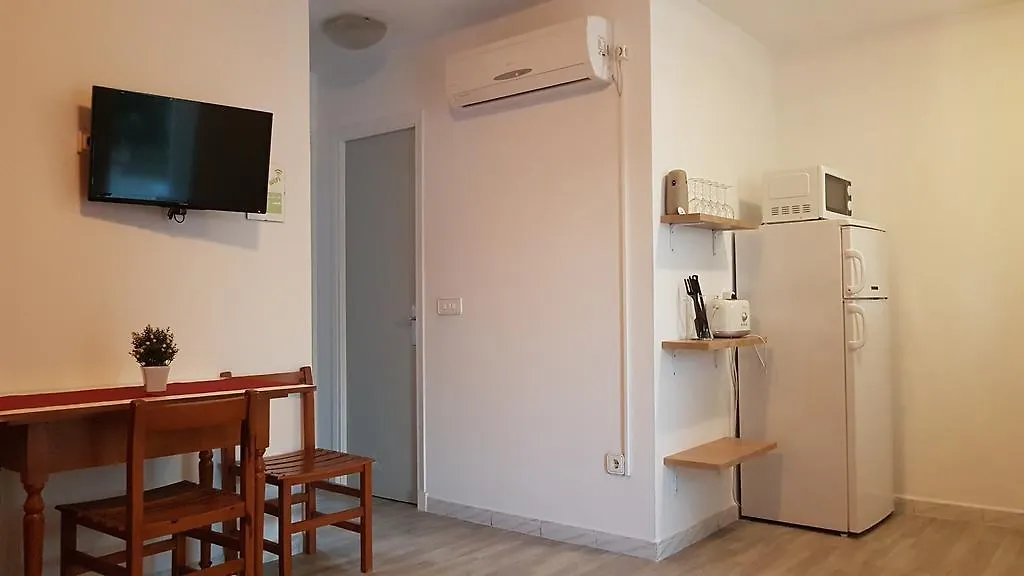 Apartaments California Cala'N Blanes  0*, Cala'N Blanes (Menorca)